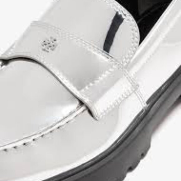 NIB Tory Burch classic LUG loafer  silver - Picture 4 of 4